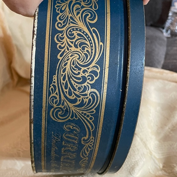 Vintage 10" Collectible Currier & Ives American Homestead Winter Cookie Tin - Picture 4 of 10